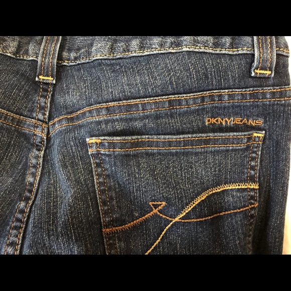 Ladies DKNY jeans. New with no tags. - Picture 3 of 4